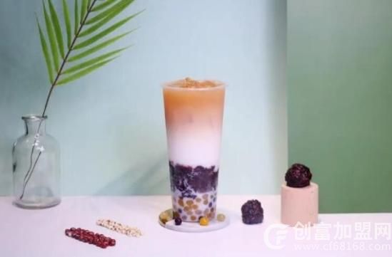 沏春风奶茶