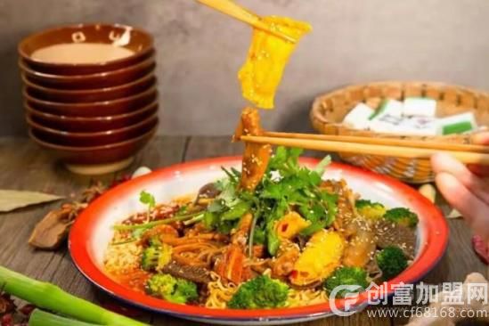 饱食盘盘麻辣烫