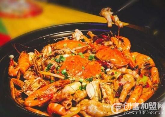 炉茶小龙虾肉蟹煲