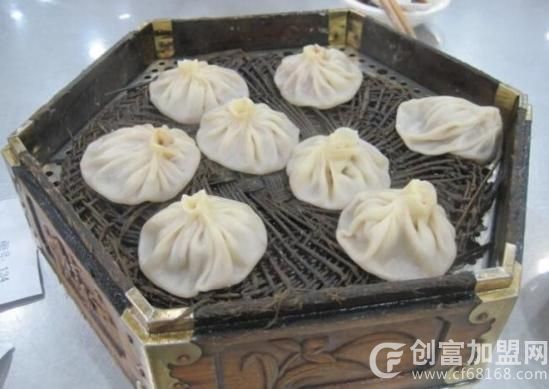 贾三灌汤包子