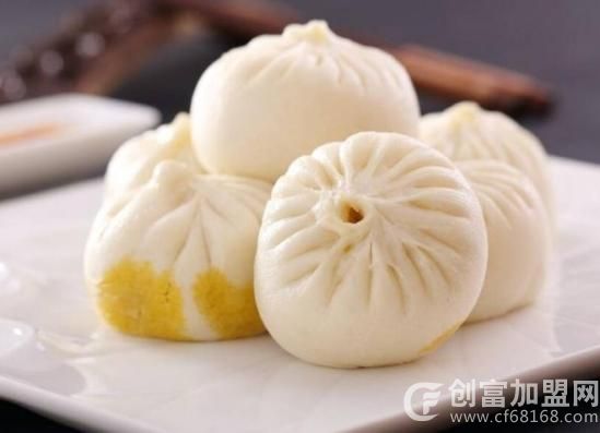 叼舌尖包子