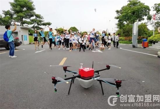 青少年无人机培训