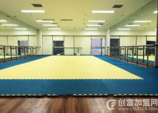 久久隆跆拳道
