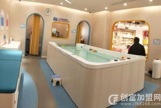 大型母婴店游泳馆
