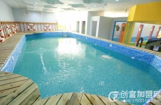 小海豚游泳馆