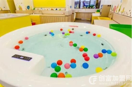 幼儿游泳馆